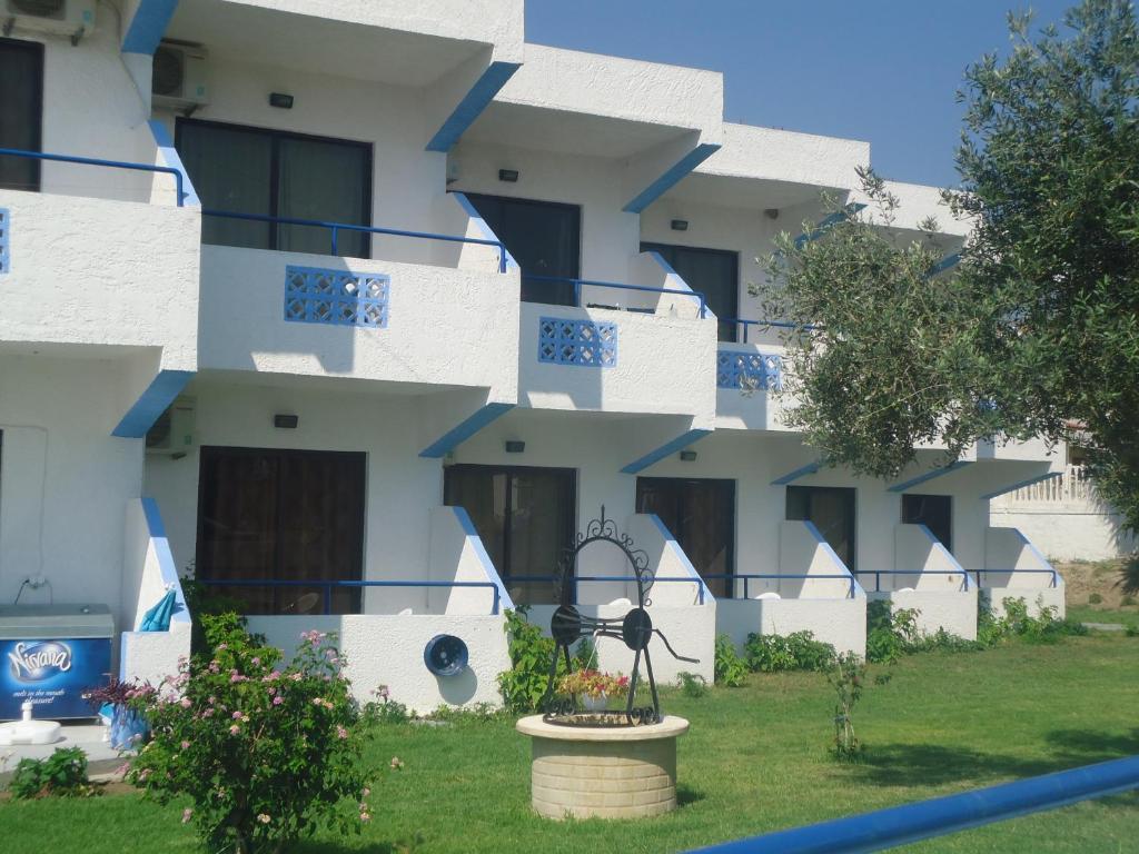 Eleni'S Apartments Afantou Exterior photo